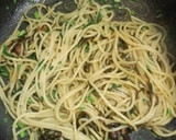 梅と塩昆布と春菊の和風パスタ作り方3写真