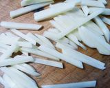 ＊ふわふわ鶏胸肉の細切り春炒め～＊作り方4写真