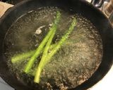 茹でアスパラガスと目玉焼き作り方2写真