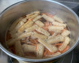 キャベツと人参と油揚げ＋卵の味噌汁♡作り方4写真