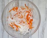簡単！おすすめ☆新玉ねぎと塩昆布のサラダ作り方1写真