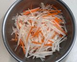 副菜に☆大根人参玉ねぎと油揚げの酢の物作り方1写真