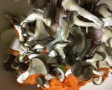 ひらたけと鶏で、和風トマト鍋作り方3写真