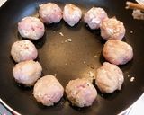 豚コマボール♡甘酢ゴマダレ焼き作り方3写真