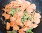 ♡海老と鶏肉のオーロラソース炒め♡作り方7写真