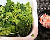 簡単！【ほうれん草とカニカマの胡麻和え】作り方2写真