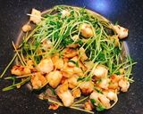 簡単〜シャキふわ♡豆苗ハンペン炒め作り方3写真