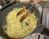 味噌ダレと親鳥が決めて　蒜山焼きそば作り方7写真