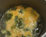 ネギとワカメで！ふわっと中華風卵スープ作り方5写真