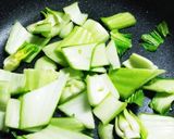 簡単！カニかまとチンゲン菜の玉子炒め作り方4写真