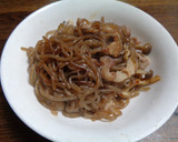 糸コンとしめじと豚肉の炒め物作り方7写真