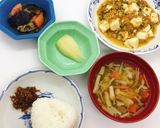 【病院】なすとトマトのしそサラダ【給食】作り方7写真