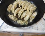 餃子(鉄フライパン)作り方14写真
