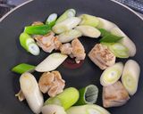 簡単！串なし鶏ももネギ焼き！作り方3写真