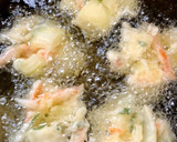 新玉ねぎとカニカマ・シソのかき揚げ天作り方3写真
