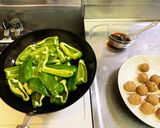 鳥つくねとピーマンの焼き鳥風作り方1写真