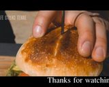 焚き火で作るメガハンバーガー【キャンプ】作り方13写真