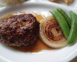 生姜焼きのたれをかけた☆ハンバーグ♪作り方1写真