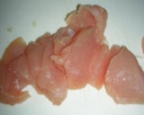鶏むね肉のもやし蒸し　梅だれかけ作り方1写真