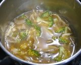 簡単！ブロッコリーと舞茸のお味噌汁作り方3写真
