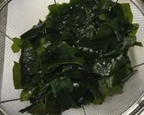 きゅうりとわかめ、カニカマで酢の物作り方1写真