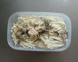 レンジで簡単☆もやしえのきの塩昆布和え。作り方2写真