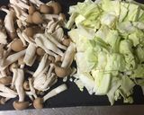 しめじとキャベツの肉炒め作り方1写真