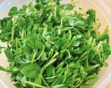 さっぱり☆新玉ねぎと豆苗の和風サラダ作り方2写真