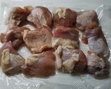 ホットクックで鶏ももとプルーンのワイン煮作り方1写真