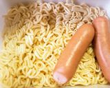 カップ焼きそば☝ウインナー入れて豪華演出作り方4写真
