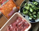 大豆もやしと豚肉胡瓜のキムチ炒め作り方1写真