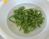 こごめと鶏肉の炒め物作り方2写真