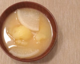 簡単だしで大根とじゃがいものお味噌汁作り方3写真
