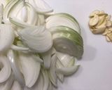2日目のお楽しみ付き　鶏のトマト煮込み作り方1写真