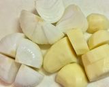 新玉ねぎと新じゃがいもと鶏肉のカレー煮作り方1写真