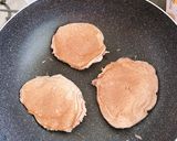 卵なし冷凍苺もちもちホットケーキ☆離乳食作り方5写真