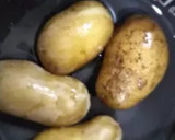 焼肉のたれでじゃがいもの焦がし炒め作り方1写真