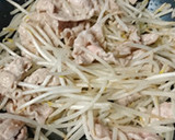 超簡単！めんつゆで作る豚もやし炒め作り方2写真