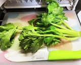 セロリの葉っぱと豚挽きバーグ作り方1写真