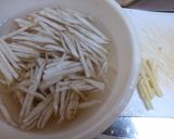 鶏肉とごぼうの炒め煮作り方1写真