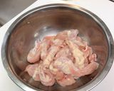 お手軽♬鶏セセリ肉のレモンペッパー炒め作り方1写真