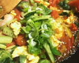 スープうま！きゅうりとえびトマト卵炒め作り方10写真