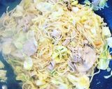 【簡単】春キャベツの塩レモン焼きそば作り方4写真