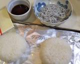 しらすとチーズの焼きおにぎり作り方1写真