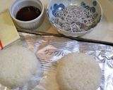 しらすとチーズの焼きおにぎり作り方1写真