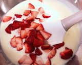 抱えて食べたい♡絶品苺のレアチーズケーキ作り方5写真