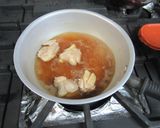 鶏もも肉とカニ足かまぼこのハス蒸し作り方1写真