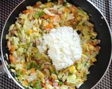 お米少なめ☆野菜たっぷり炒飯。作り方3写真
