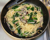 牡蠣とほうれん草とごぼうのパスタ作り方10写真