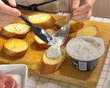 いちごとヨーグルトと生ハムのブルスケッタ作り方3写真